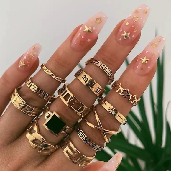 Jewelry - ✨🆕 "Bella" ring set